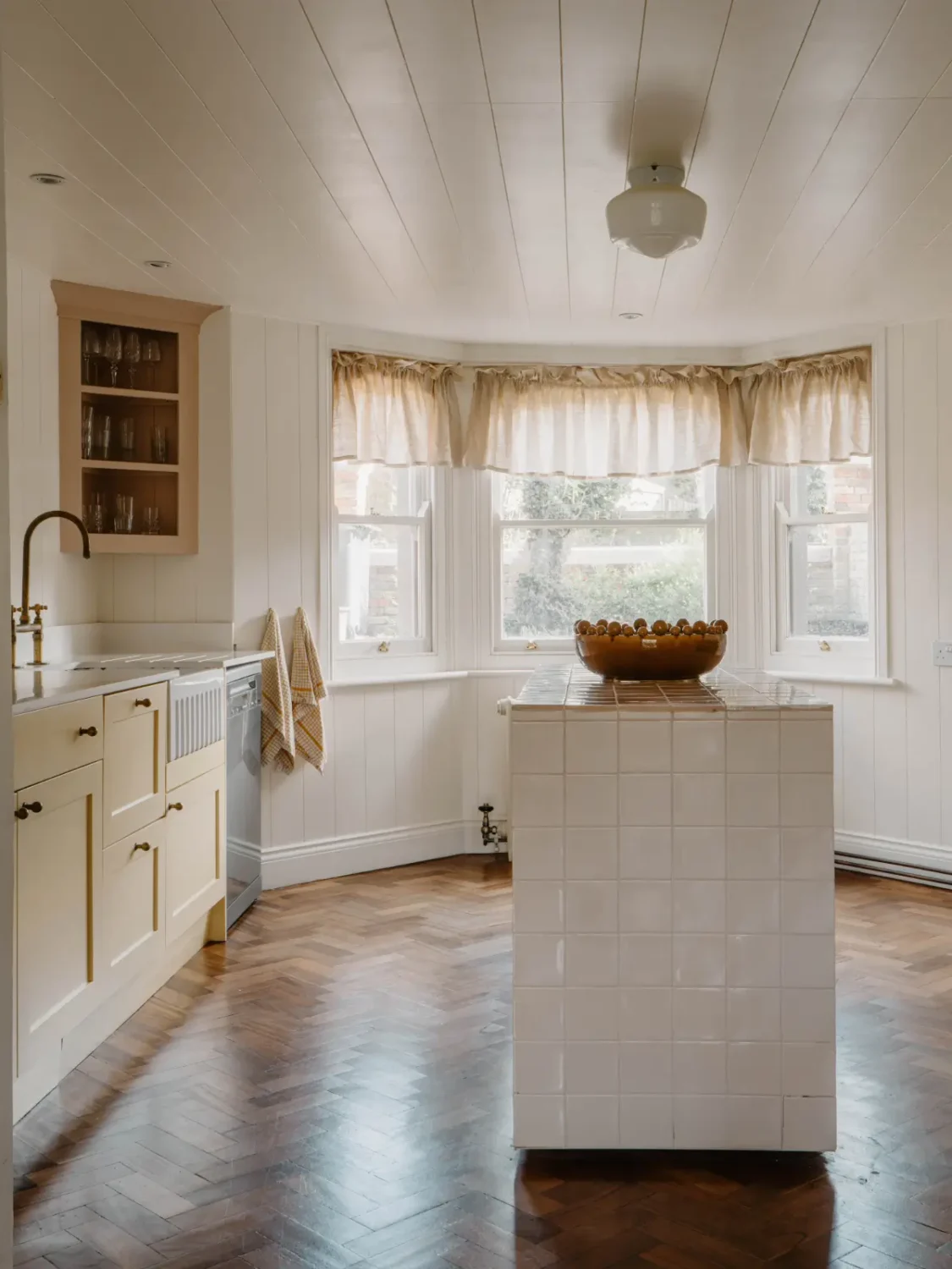 Warm, Earthy Colors in a Renovated Early 20th Century Family Home 13 early-20th-century-family-home-england