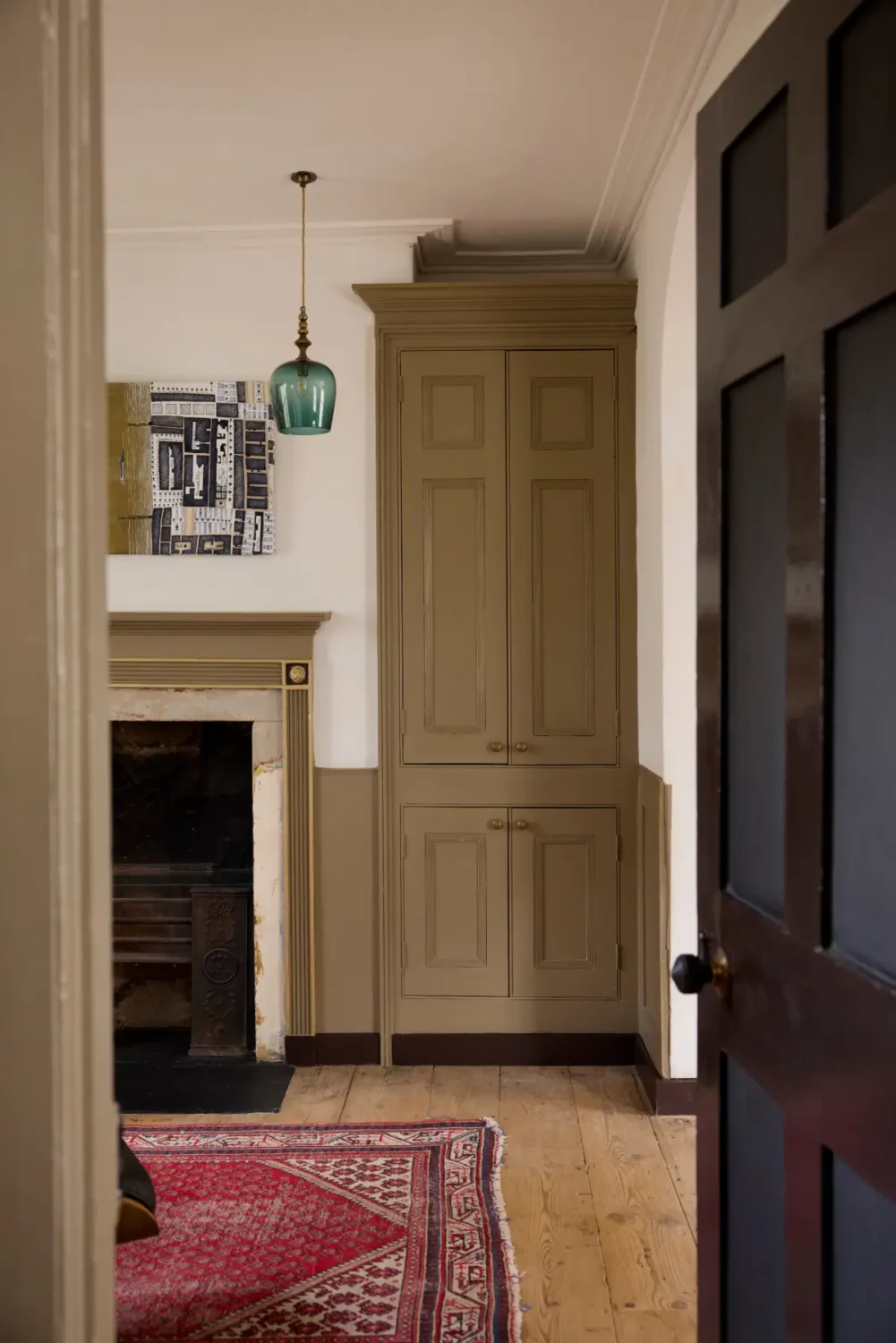 Restored Period Features and a Muted Color Palette in a London Home 9 georgian-townhouse-in-london-with-period-features-muted-colors-nordroom16