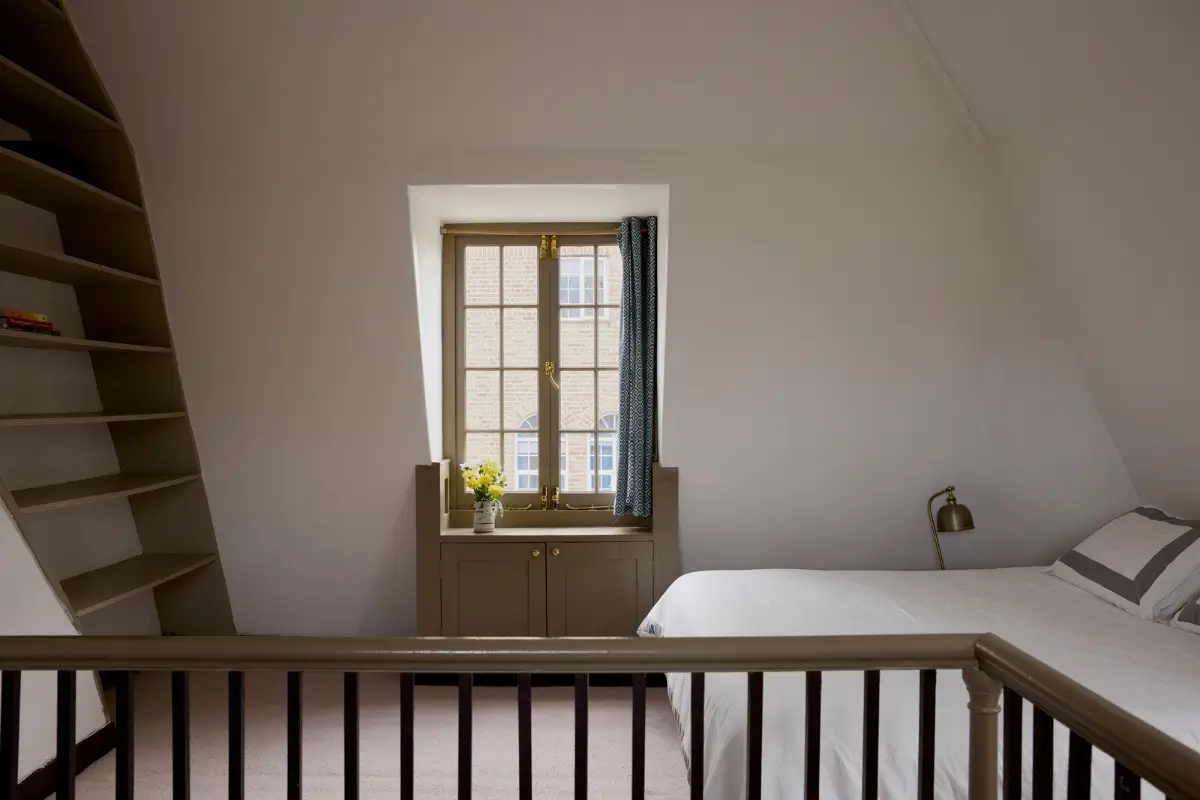 Restored Period Features and a Muted Color Palette in a London Home 18 georgian-townhouse-in-london-with-period-features-muted-colors-nordroom23
