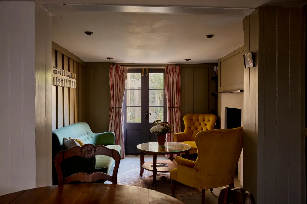 Restored Period Features and a Muted Color Palette in a London Home 1 georgian-townhouse-in-london-with-period-features-muted-colors-nordroom25