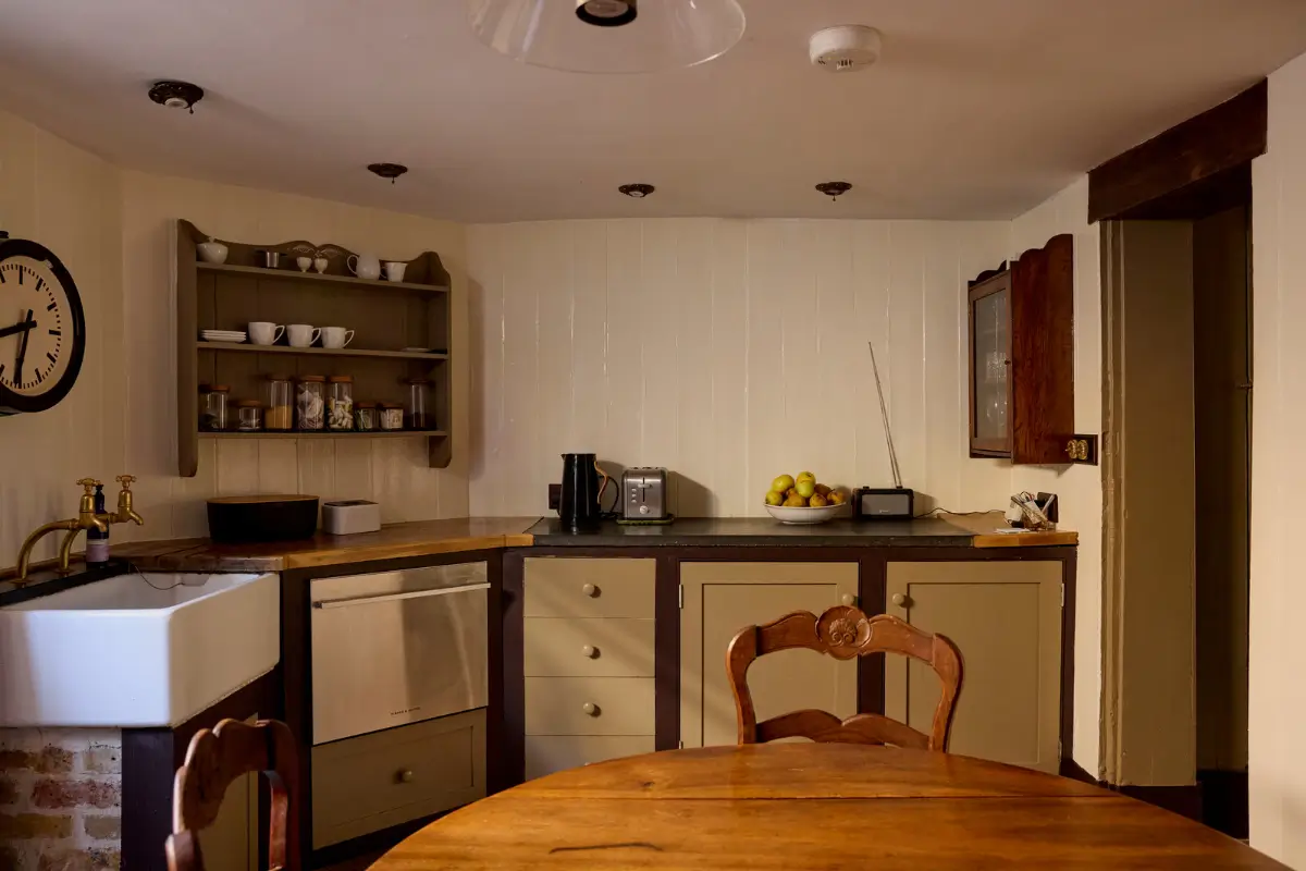 Restored Period Features and a Muted Color Palette in a London Home 4 georgian-townhouse-in-london-with-period-features-muted-colors-nordroom27