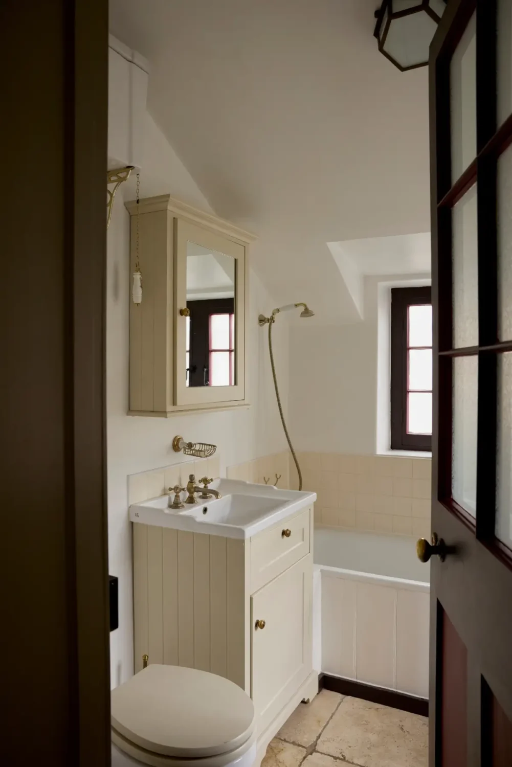 Restored Period Features and a Muted Color Palette in a London Home 22 georgian-townhouse-in-london-with-period-features-muted-colors-nordroom5