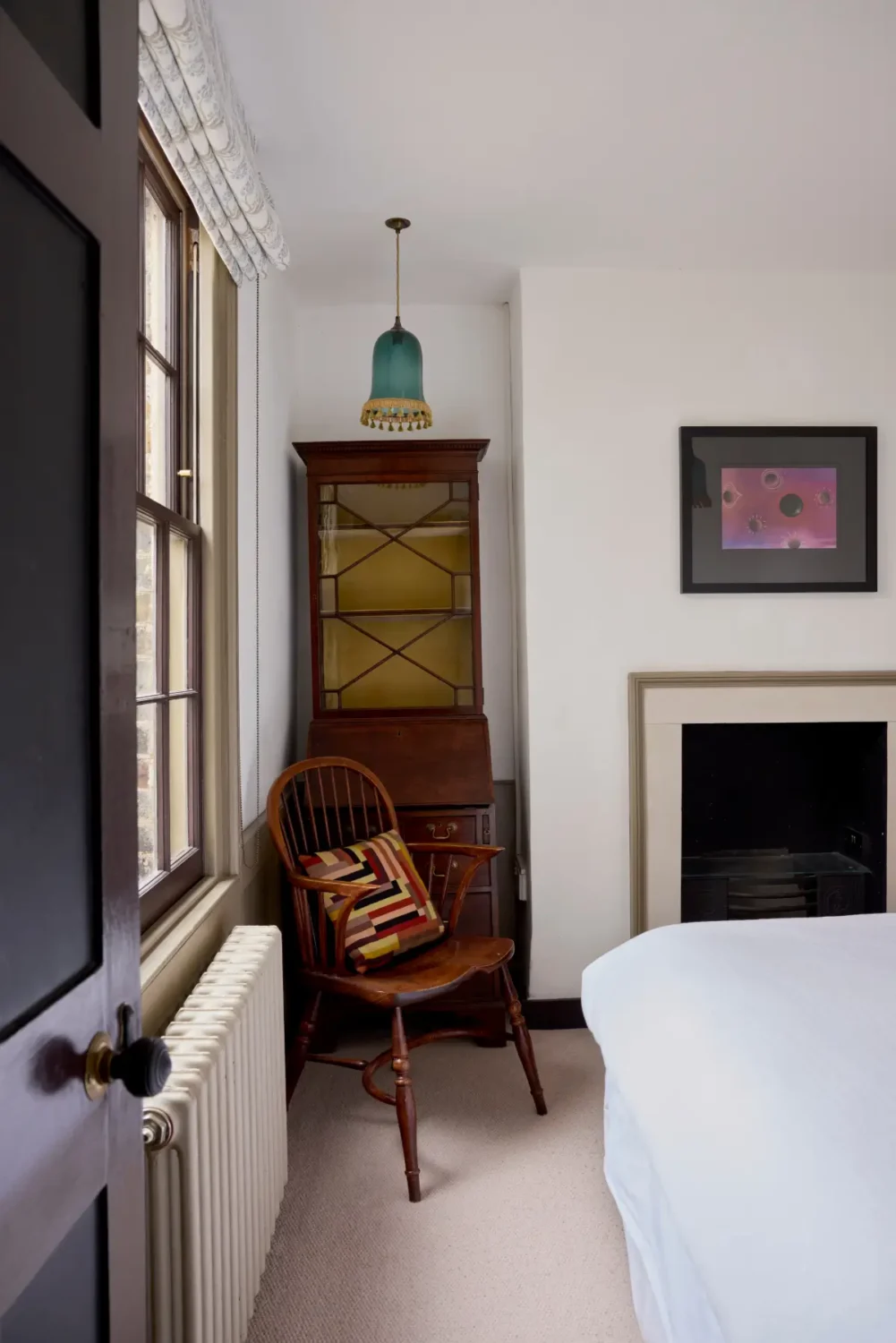 Restored Period Features and a Muted Color Palette in a London Home 17 georgian-townhouse-in-london-with-period-features-muted-colors-nordroom9