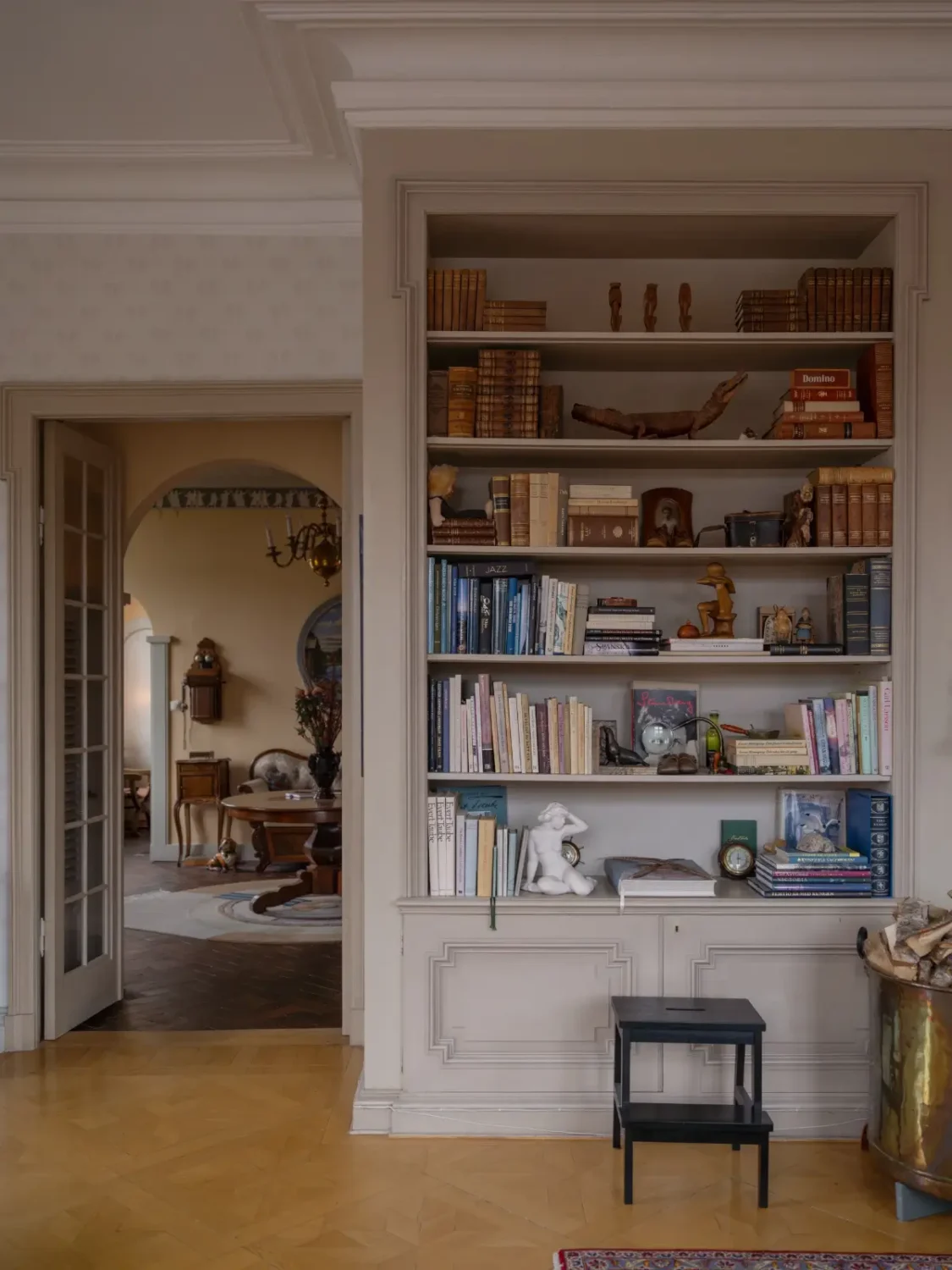 A Grand, Historic Swedish Apartment with Preserved Period Features 28 grand-historic-swedish-apartment-antiques-christmas-decor-nordroom