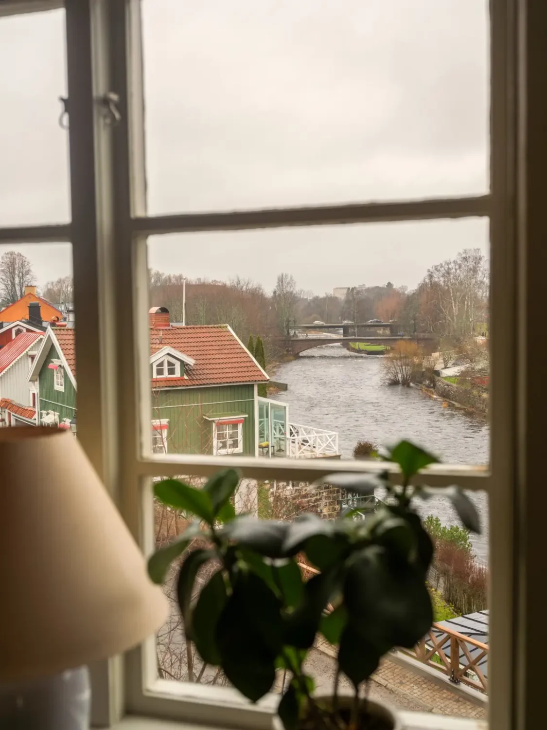 A Grand, Historic Swedish Apartment with Preserved Period Features 23 grand-historic-swedish-apartment-antiques-christmas-decor-nordroom