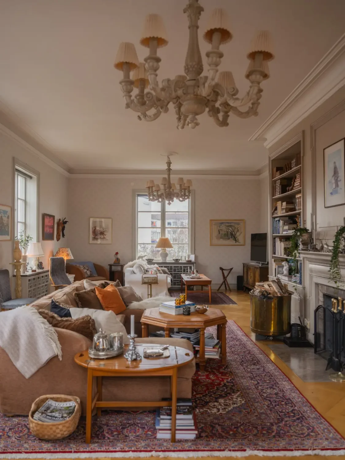 A Grand, Historic Swedish Apartment with Preserved Period Features 19 grand-historic-swedish-apartment-antiques-christmas-decor-nordroom