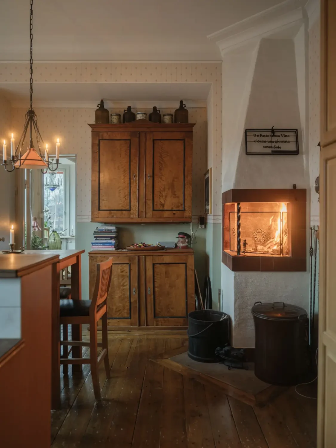 A Grand, Historic Swedish Apartment with Preserved Period Features 14 grand-historic-swedish-apartment-antiques-christmas-decor-nordroom