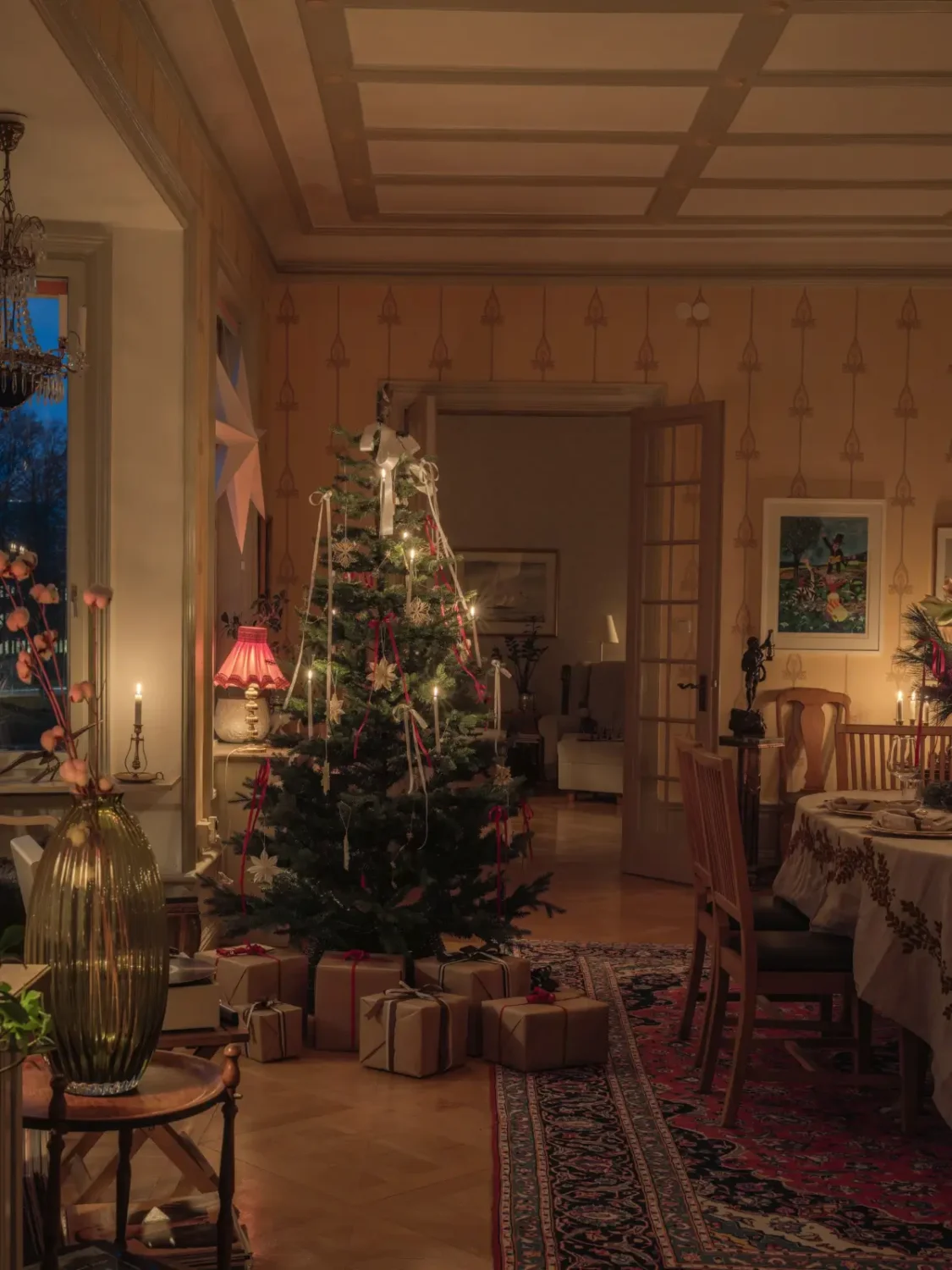 A Grand, Historic Swedish Apartment with Preserved Period Features 6 grand-historic-swedish-apartment-antiques-christmas-decor-nordroom