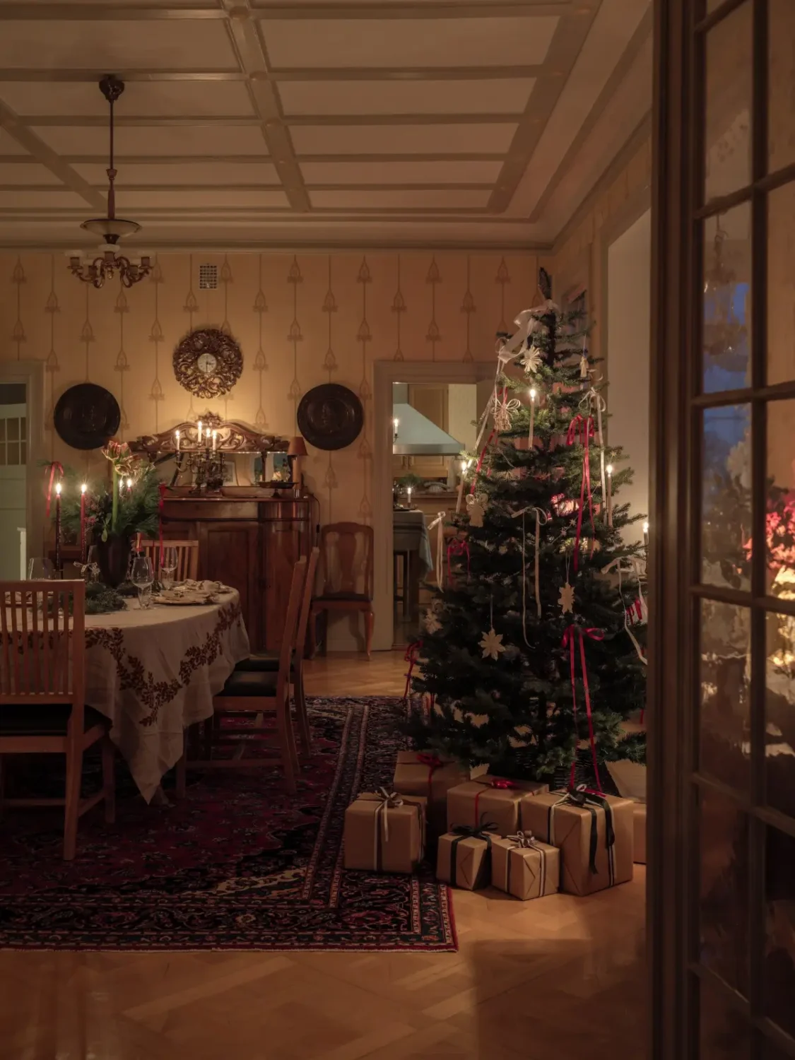A Grand, Historic Swedish Apartment with Preserved Period Features 1 grand-historic-swedish-apartment-antiques-christmas-decor-nordroom