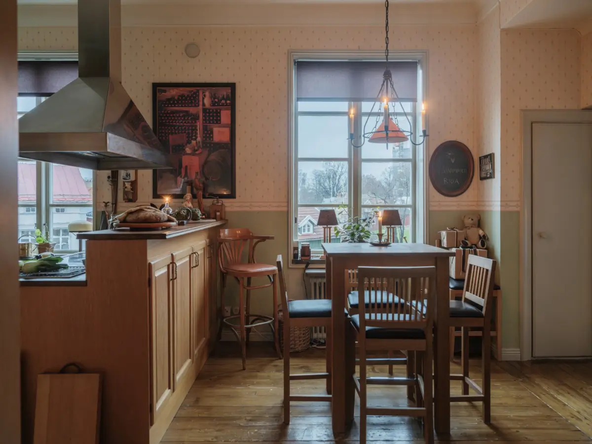 A Grand, Historic Swedish Apartment with Preserved Period Features 11 grand-historic-swedish-apartment-antiques-christmas-decor-nordroom