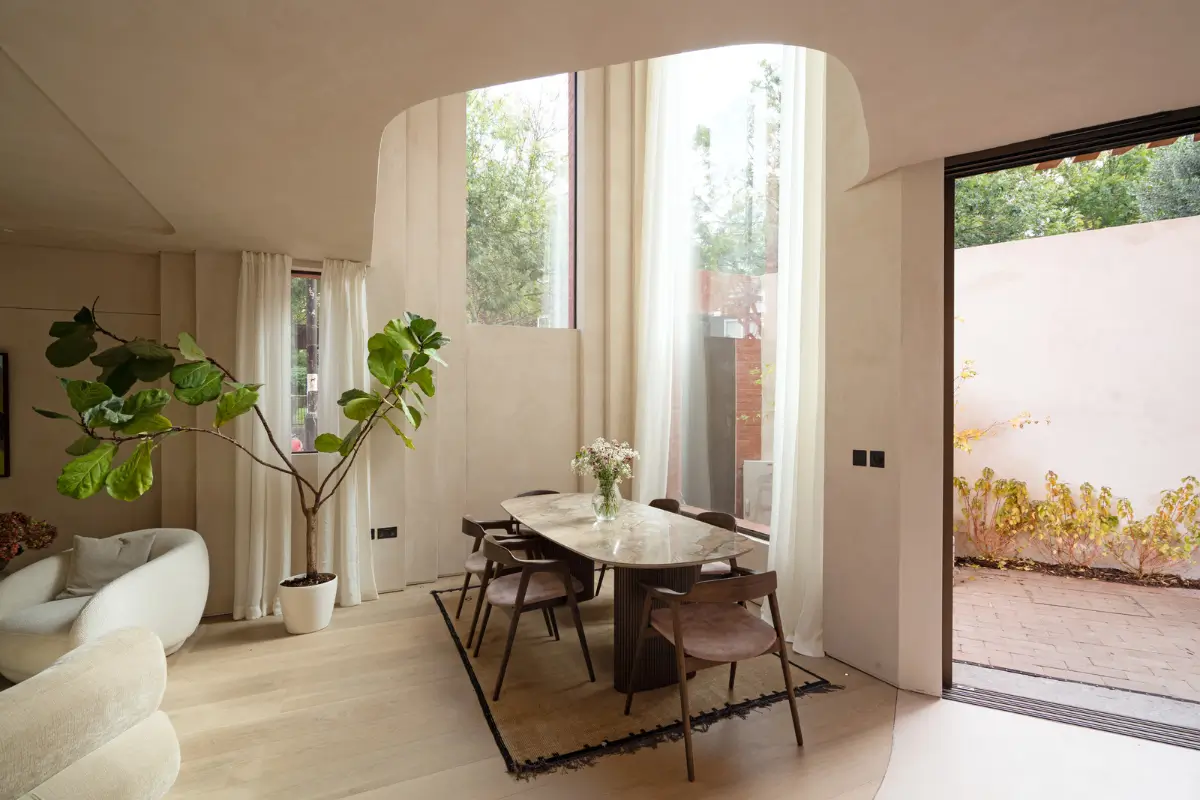 A Modern North London Brick House with Sculptural Interiors 6 heathpoint-house-london