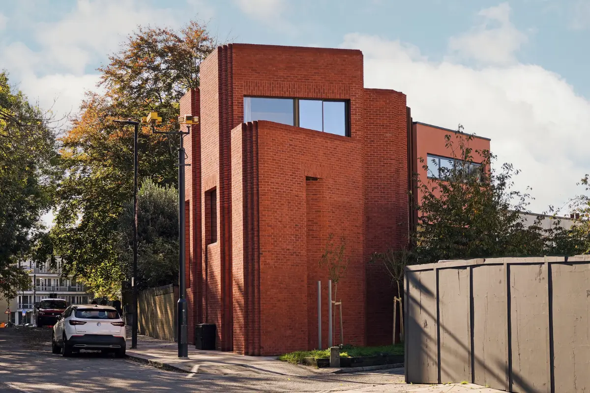 A Modern North London Brick House with Sculptural Interiors 27 heathpoint house london25 A Modern North London Brick House with Sculptural Interiors