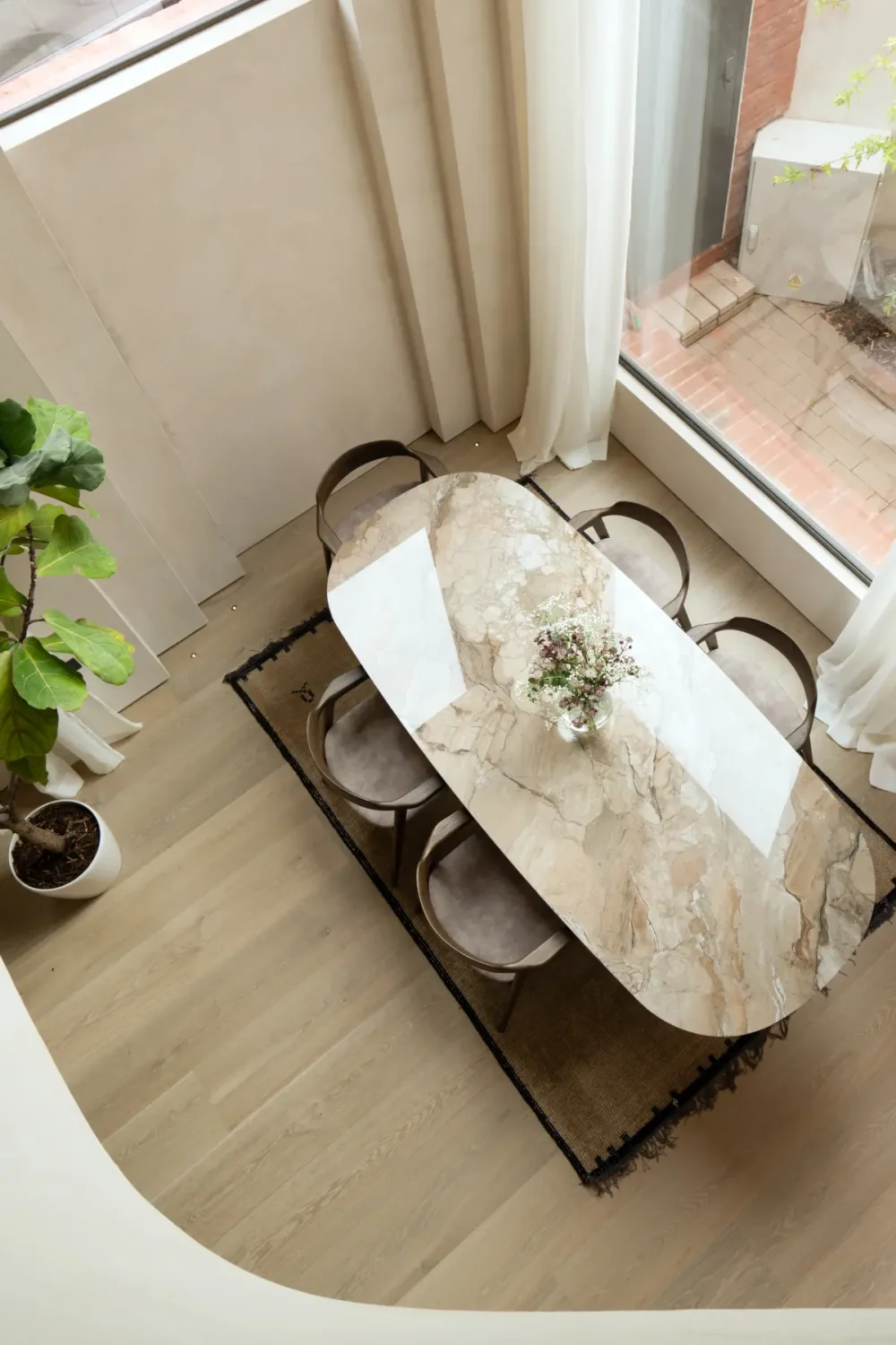 A Modern North London Brick House with Sculptural Interiors 7 heathpoint-house-london