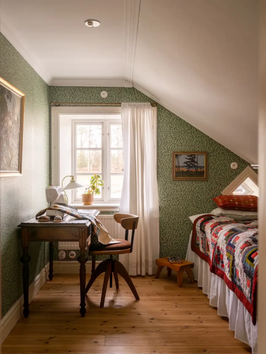 Preserved Details and Wallpapers in a Warm 19th-Century Country Home 42 historic-character-beautiful-renovated-19th-century-country-house-sweden-nordroom