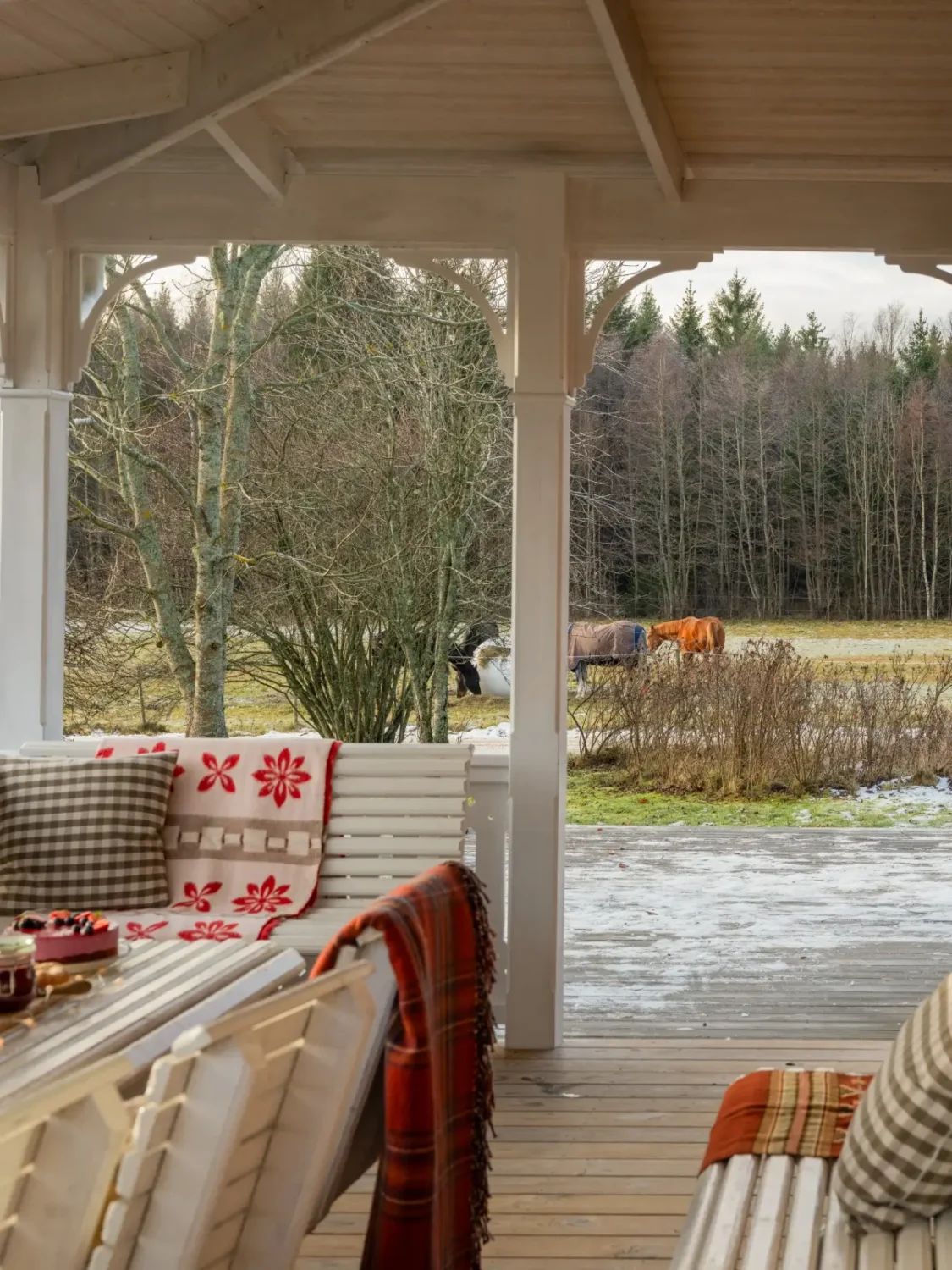 Preserved Details and Wallpapers in a Warm 19th-Century Country Home 53 historic-character-beautiful-renovated-19th-century-country-house-sweden-nordroom