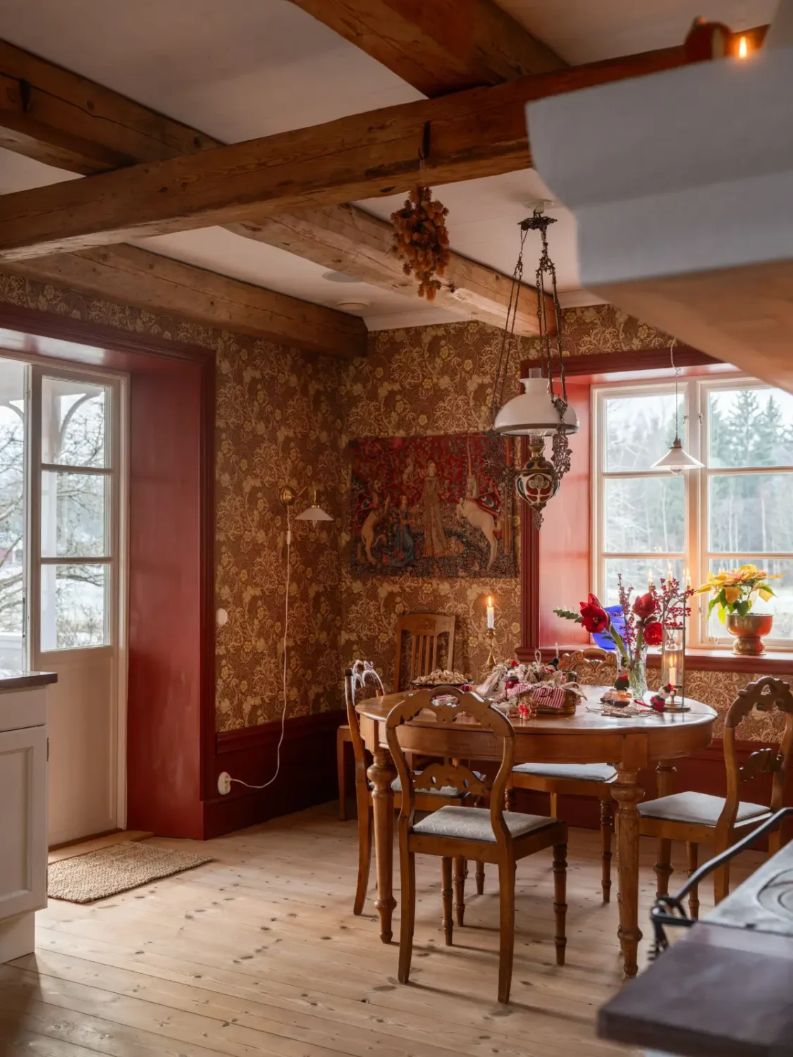 Preserved Details and Wallpapers in a Warm 19th-Century Country Home - The  Nordroom, image size:1125x1500