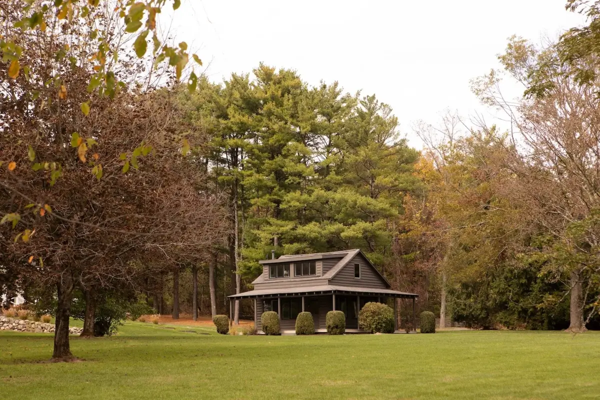 A Renovated Mid-Century Retreat in the Hudson Valley 39 late-1940s-renovated-cottage-new-york