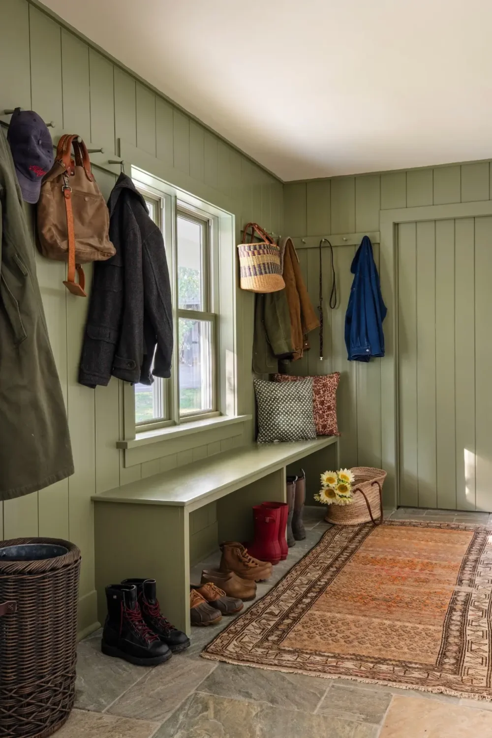 A Renovated Mid-Century Retreat in the Hudson Valley 16 late-1940s-renovated-cottage-new-york