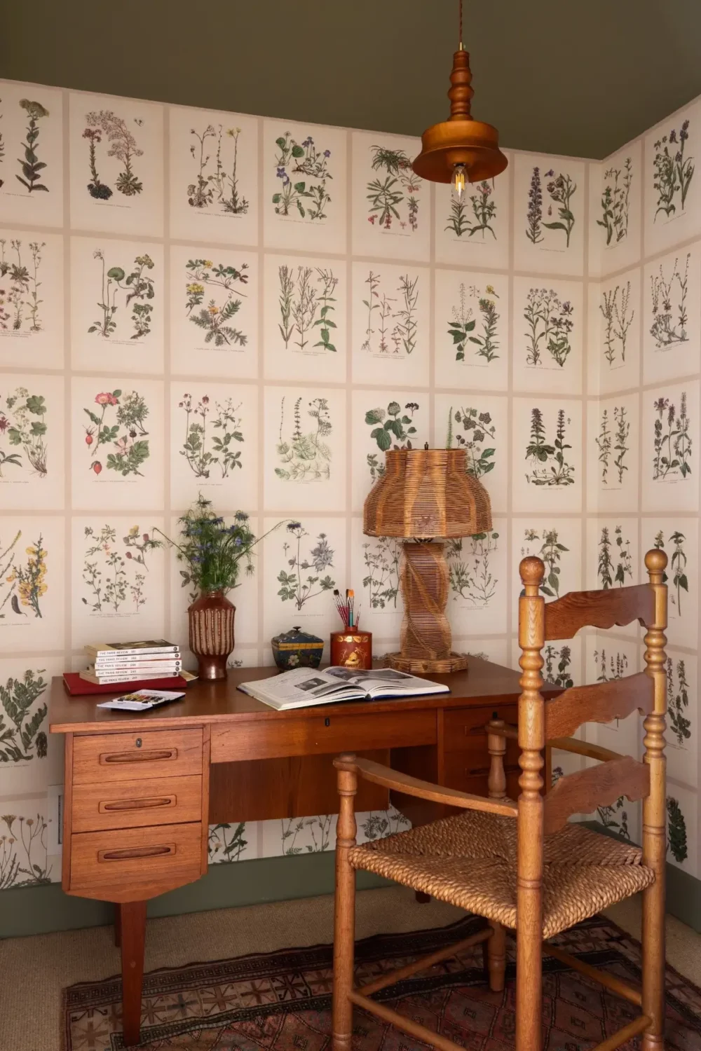 A Renovated Mid-Century Retreat in the Hudson Valley 8 late-1940s-renovated-cottage-new-york