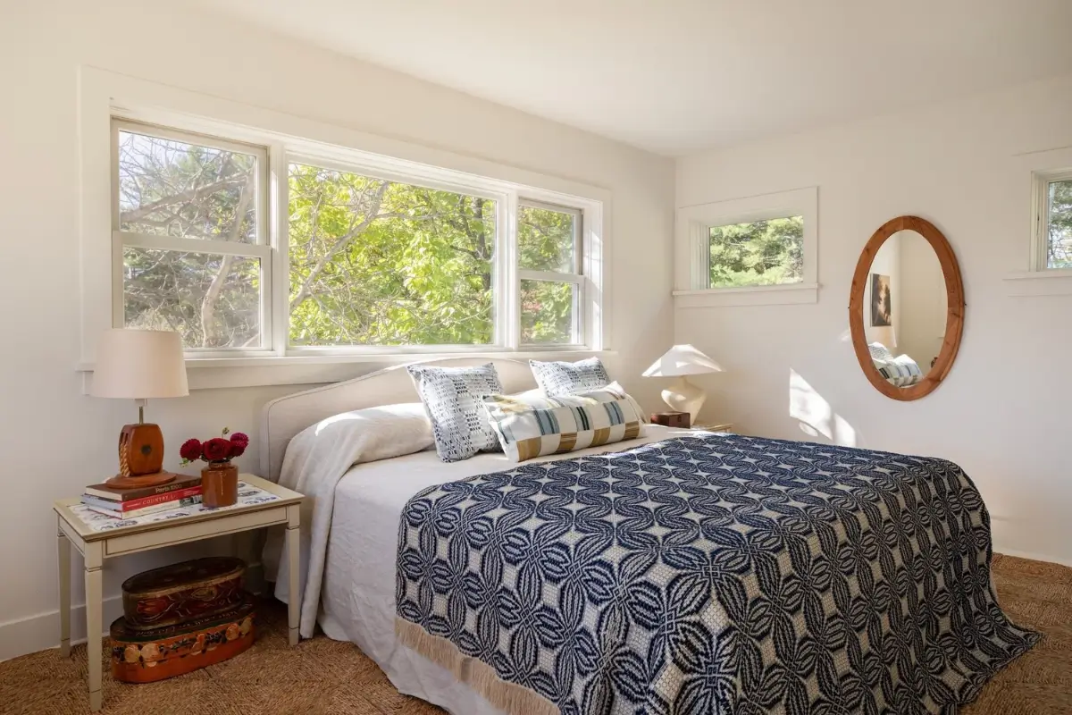 A Renovated Mid-Century Retreat in the Hudson Valley 19 late-1940s-renovated-cottage-new-york