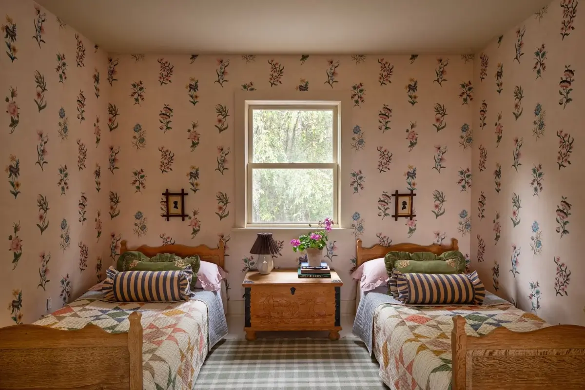 A Renovated Mid-Century Retreat in the Hudson Valley 24 late-1940s-renovated-cottage-new-york