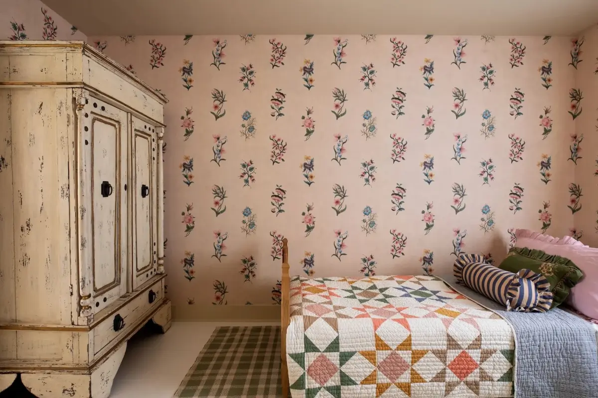 A Renovated Mid-Century Retreat in the Hudson Valley 25 late-1940s-renovated-cottage-new-york