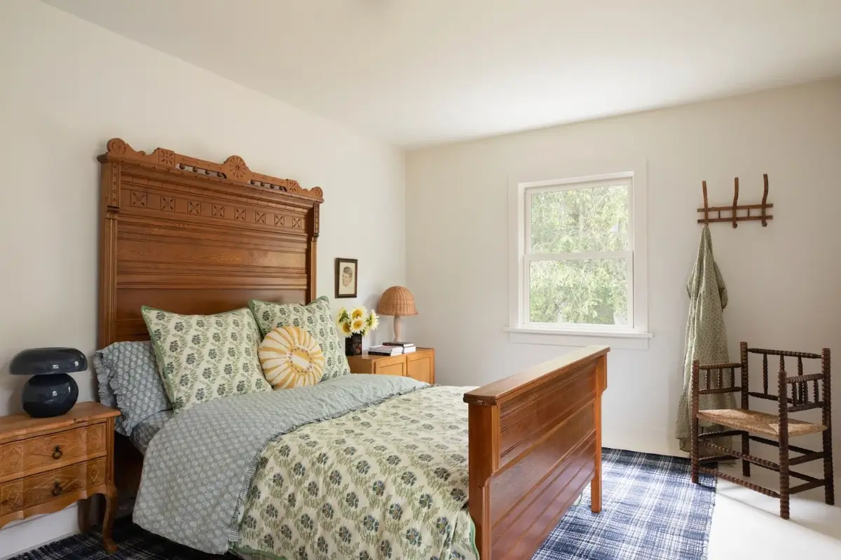 A Renovated Mid-Century Retreat in the Hudson Valley 27 late-1940s-renovated-cottage-new-york