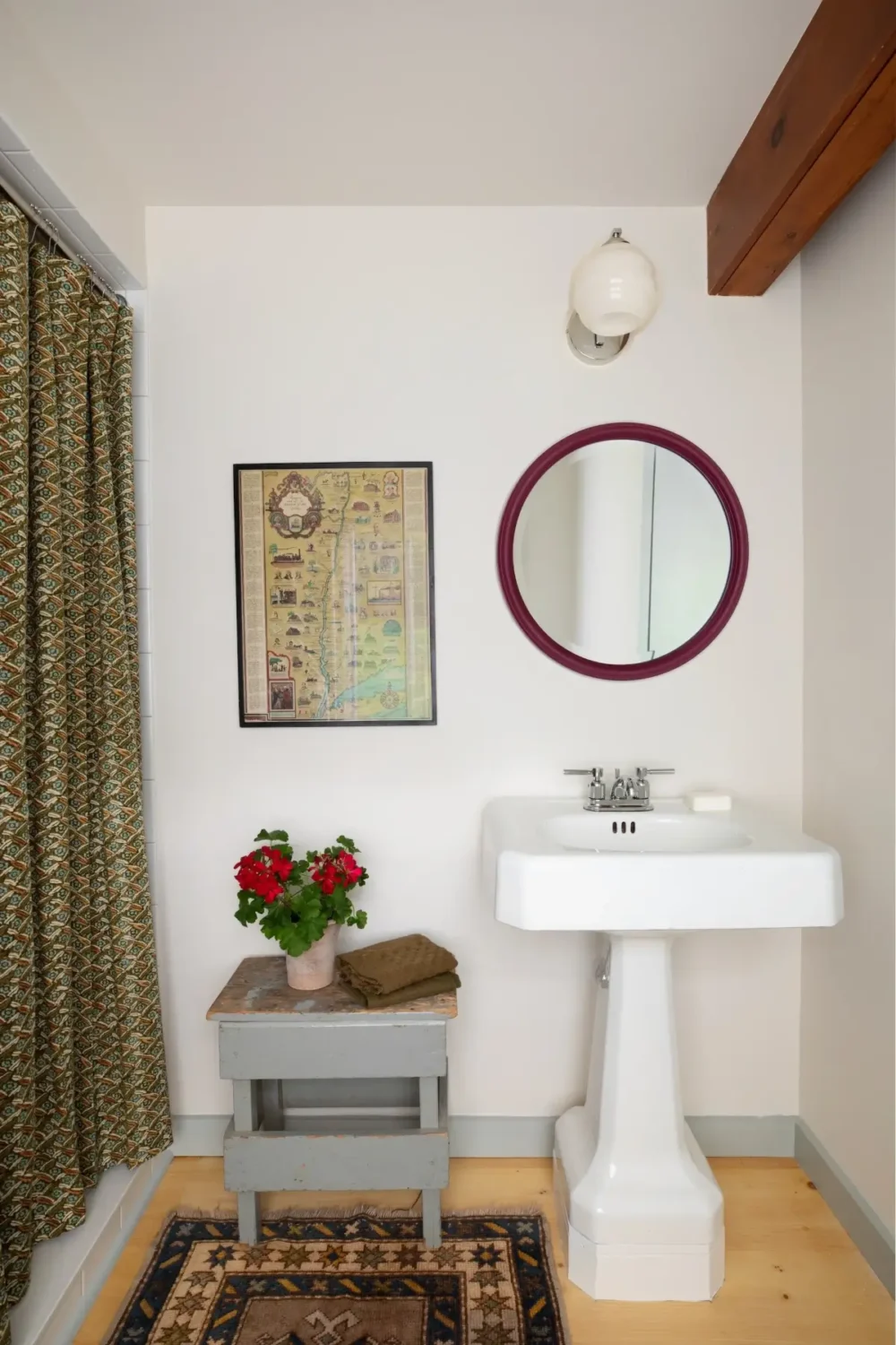 A Renovated Mid-Century Retreat in the Hudson Valley 45 late-1940s-renovated-cottage-new-york