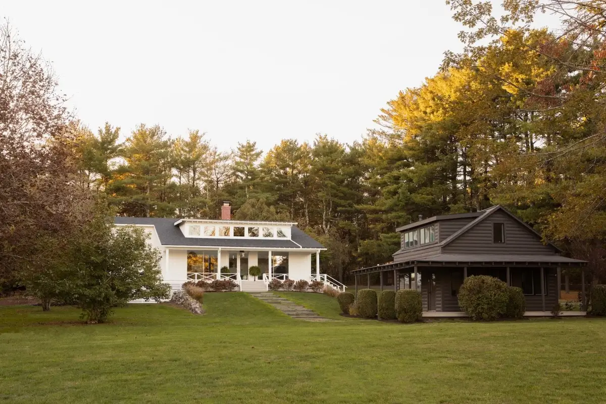 A Renovated Mid-Century Retreat in the Hudson Valley 46 late-1940s-renovated-cottage-new-york