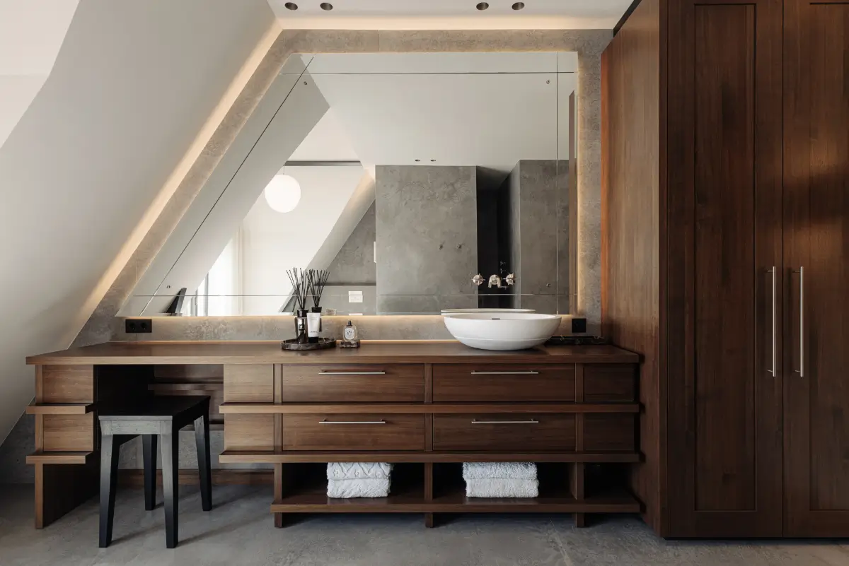 Heritage, Elegance, and Modern Luxury in a Grand Amsterdam Duplex 28 luxurious-duplex-apartment-amsterdam