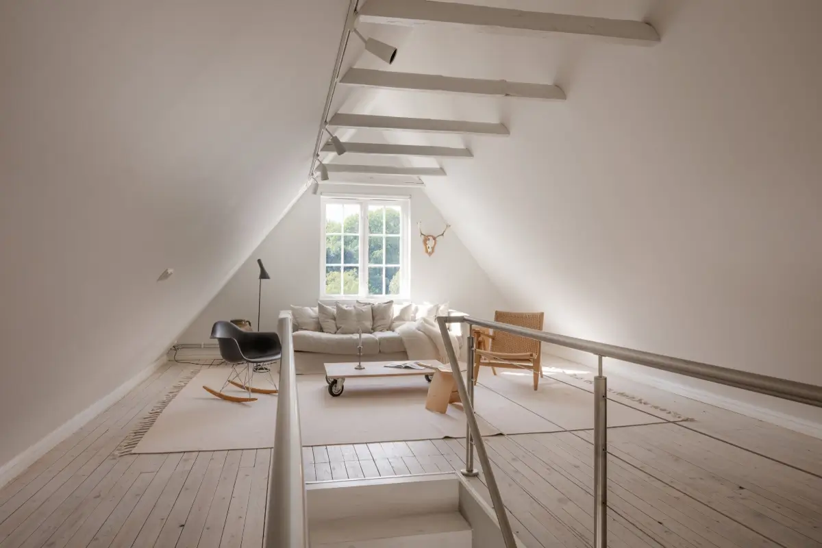 A Minimalistic and Spacious Scandinavian 1930s Villa 24 minimalistic-swedish-villa-nordroom