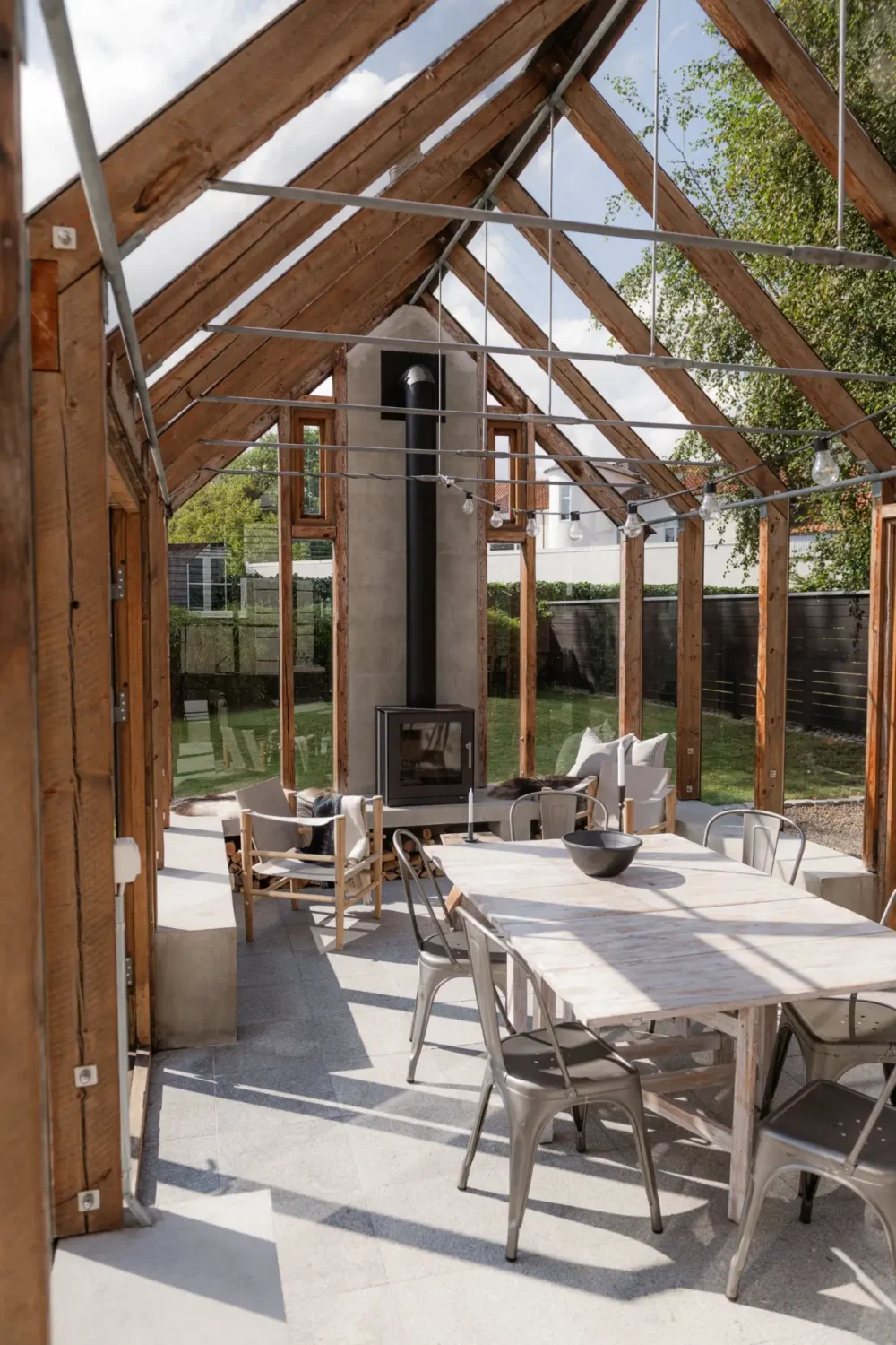 A Minimalistic and Spacious Scandinavian 1930s Villa 28 minimalistic-swedish-villa-nordroom