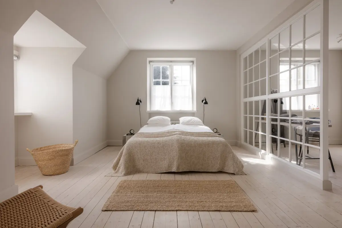 A Minimalistic and Spacious Scandinavian 1930s Villa 15 minimalistic-swedish-villa-nordroom