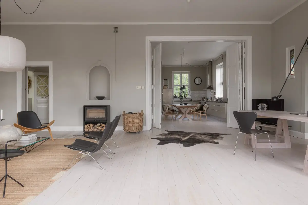 A Minimalistic and Spacious Scandinavian 1930s Villa 9 minimalistic-swedish-villa-nordroom