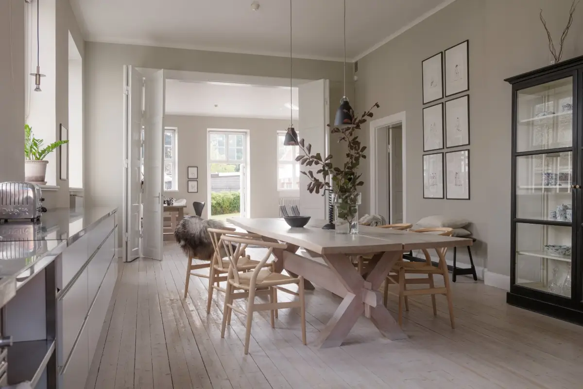 A Minimalistic and Spacious Scandinavian 1930s Villa 12 minimalistic-swedish-villa-nordroom