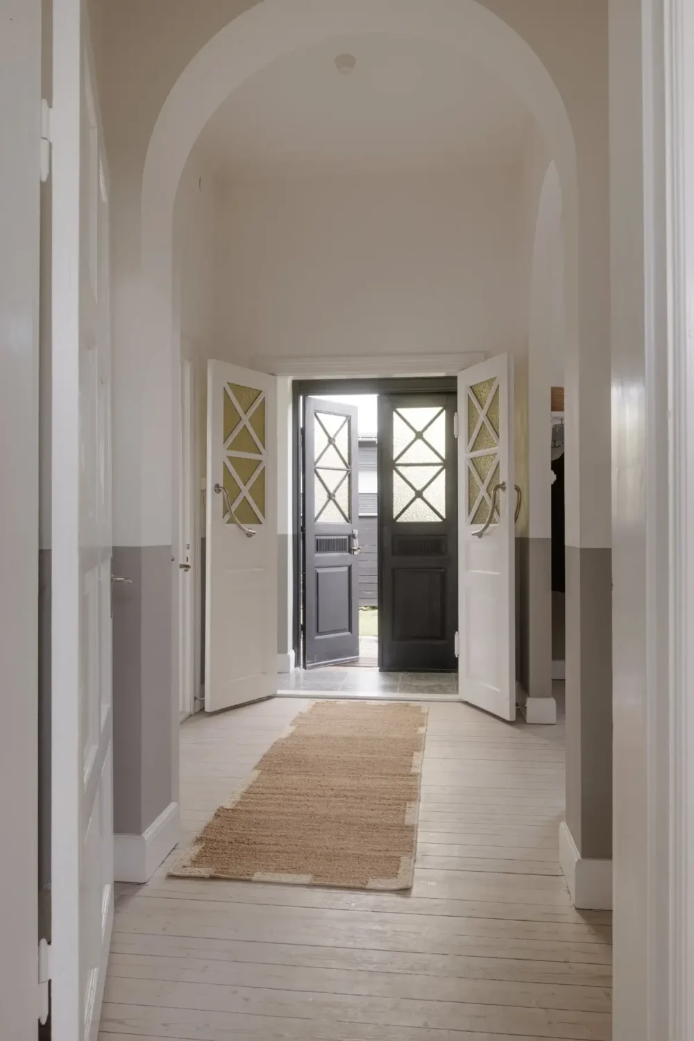 A Minimalistic and Spacious Scandinavian 1930s Villa 3 minimalistic-swedish-villa-nordroom