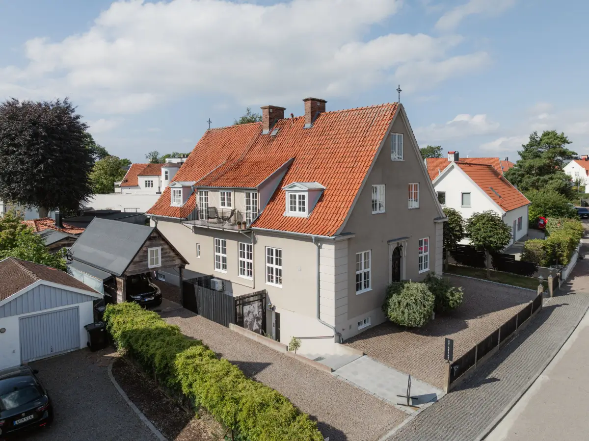 A Minimalistic and Spacious Scandinavian 1930s Villa 35 minimalistic-swedish-villa-nordroom