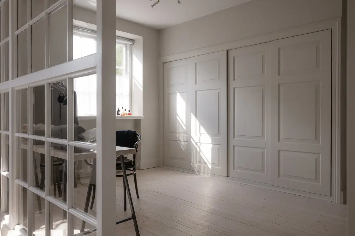 A Minimalistic and Spacious Scandinavian 1930s Villa 16 minimalistic-swedish-villa-nordroom