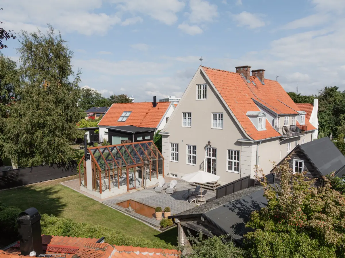 A Minimalistic and Spacious Scandinavian 1930s Villa 1 minimalistic-swedish-villa-nordroom