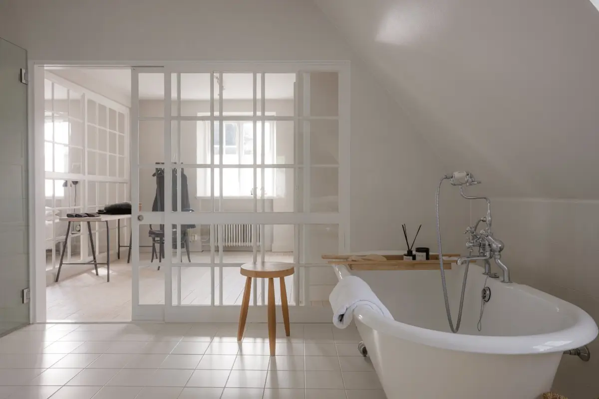 A Minimalistic and Spacious Scandinavian 1930s Villa 19 minimalistic-swedish-villa-nordroom