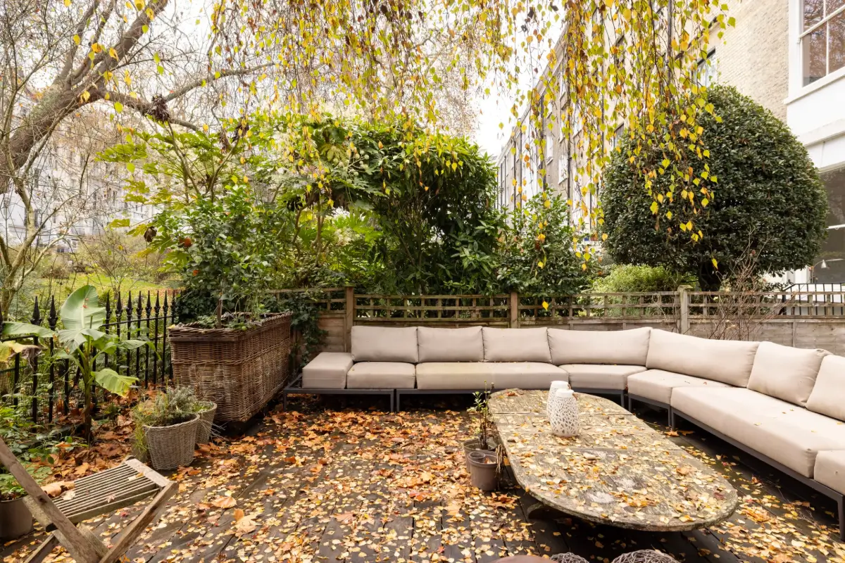 A Bright, Blush Pink Garden Apartment in Notting Hill 9 notting-hill-apartment8
