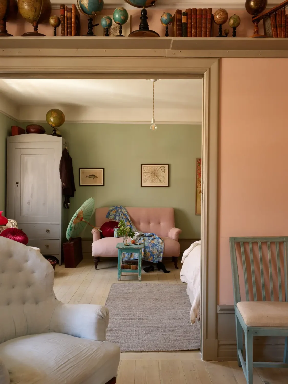 Period Character and William Morris Wallpaper in a Romantic Stockholm Apartment 18 romantic-vintage-apartment-period-details-wallpaper-stockholm-nordroom