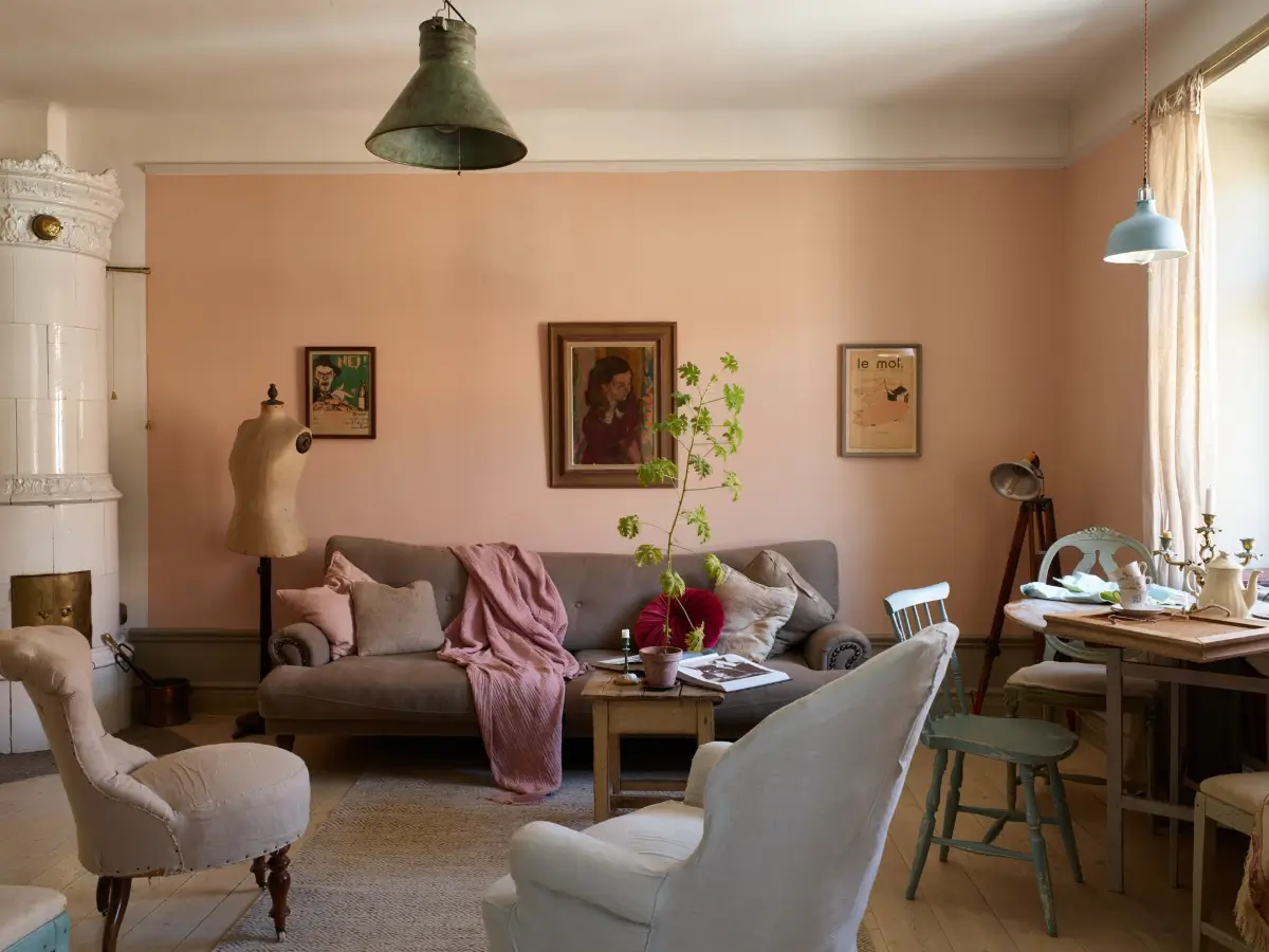 Period Character and William Morris Wallpaper in a Romantic Stockholm Apartment 15 romantic-vintage-apartment-period-details-wallpaper-stockholm-nordroom