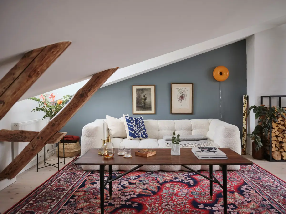 A Modern Attic Apartment with Exposed Beams in a 19th Century Building 4 scandinavian-attic-apartment-wooden-beams-slanted-ceilings-nordroom