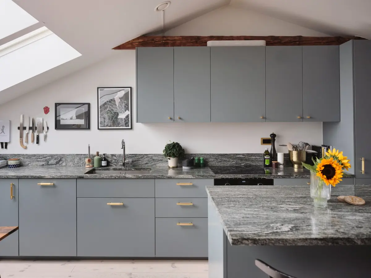 A Modern Attic Apartment with Exposed Beams in a 19th Century Building 9 scandinavian-attic-apartment-wooden-beams-slanted-ceilings-nordroom