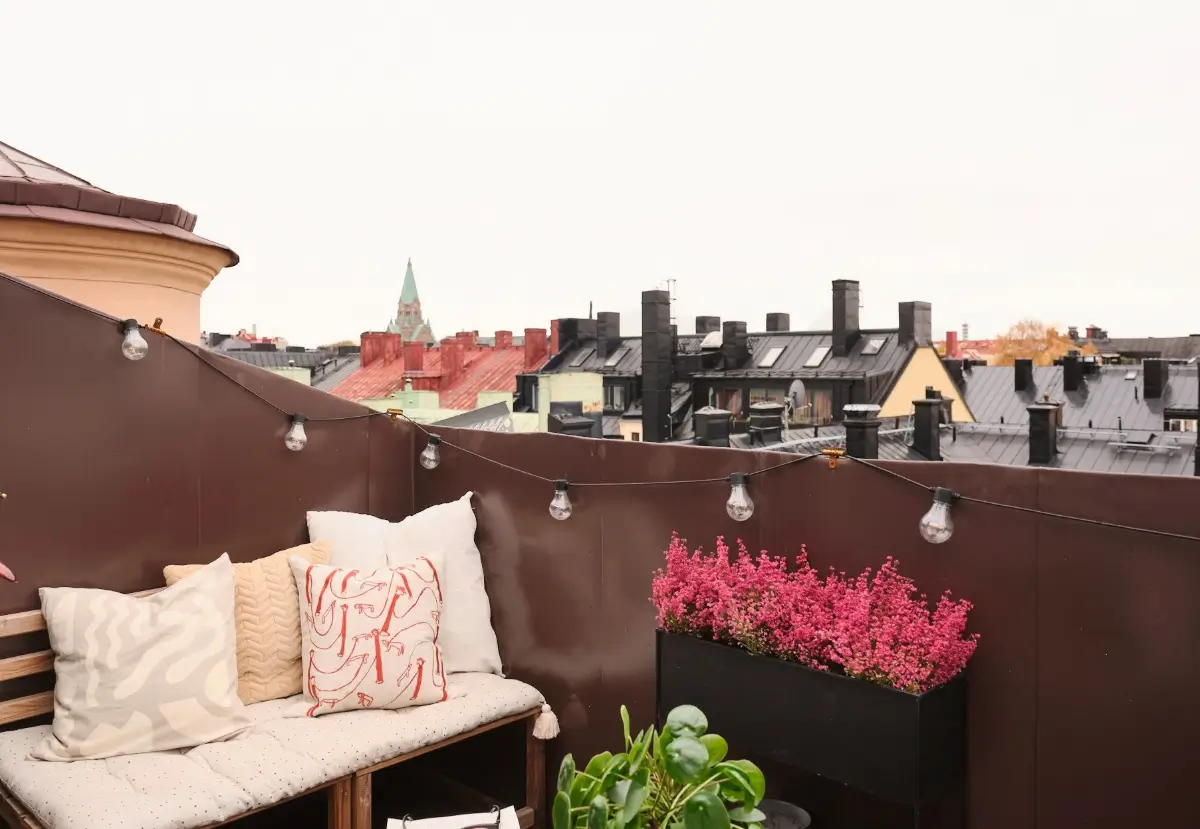 A Modern Attic Apartment with Exposed Beams in a 19th Century Building 16 scandinavian-attic-apartment-wooden-beams-slanted-ceilings-nordroom