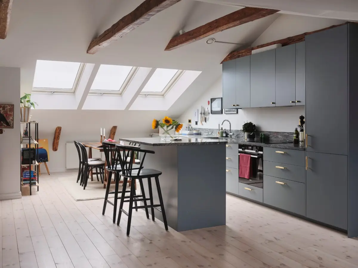 A Modern Attic Apartment with Exposed Beams in a 19th Century Building 8 scandinavian-attic-apartment-wooden-beams-slanted-ceilings-nordroom