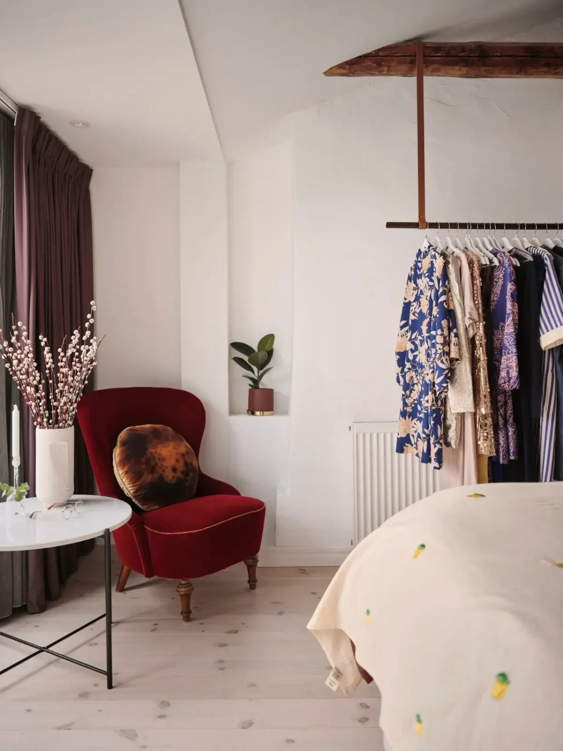 A Modern Attic Apartment with Exposed Beams in a 19th Century Building 17 scandinavian-attic-apartment-wooden-beams-slanted-ceilings-nordroom