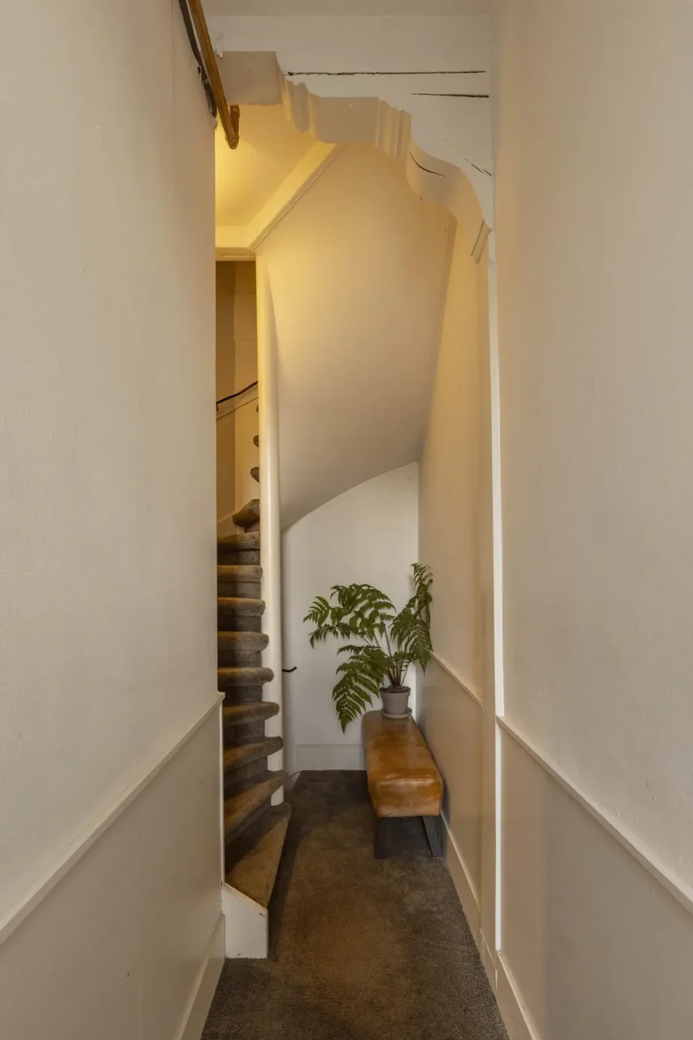 A Small, Elegant Apartment in a 19th-Century Amsterdam Canal House 22 small-amsterdam-apartment-canal-views