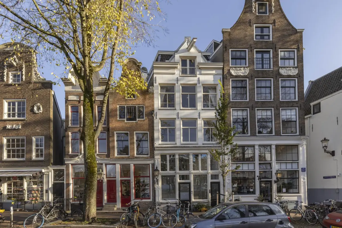 A Small, Elegant Apartment in a 19th-Century Amsterdam Canal House 25 small amsterdam apartment canal views21 A Small, Elegant Apartment in a 19th-Century Amsterdam Canal House